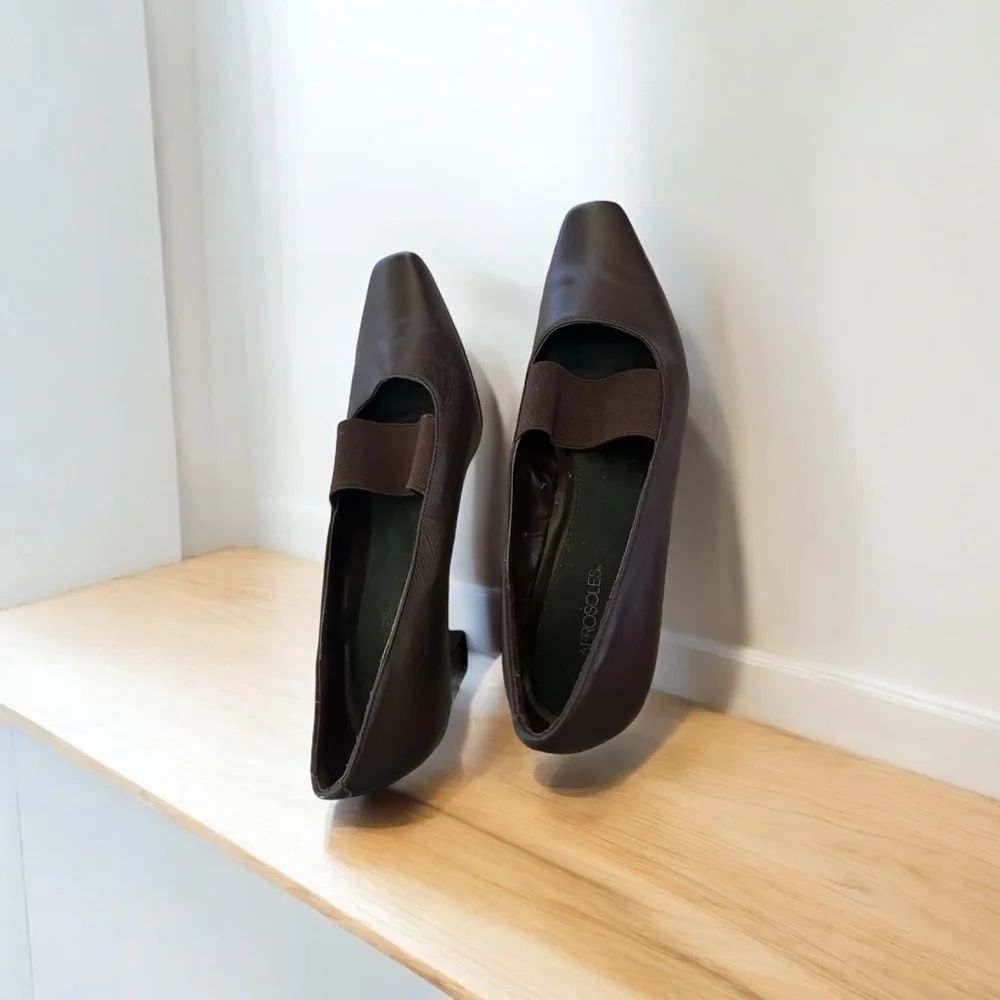 Aerosoles Size 8 leather upper Sonic Wave heels. Stretch strap across instep